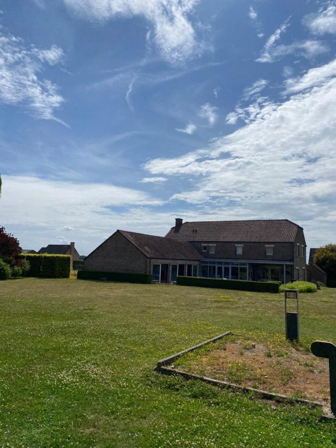 La Cle Des Champs Bed & Breakfast Jodoigne Exterior foto
